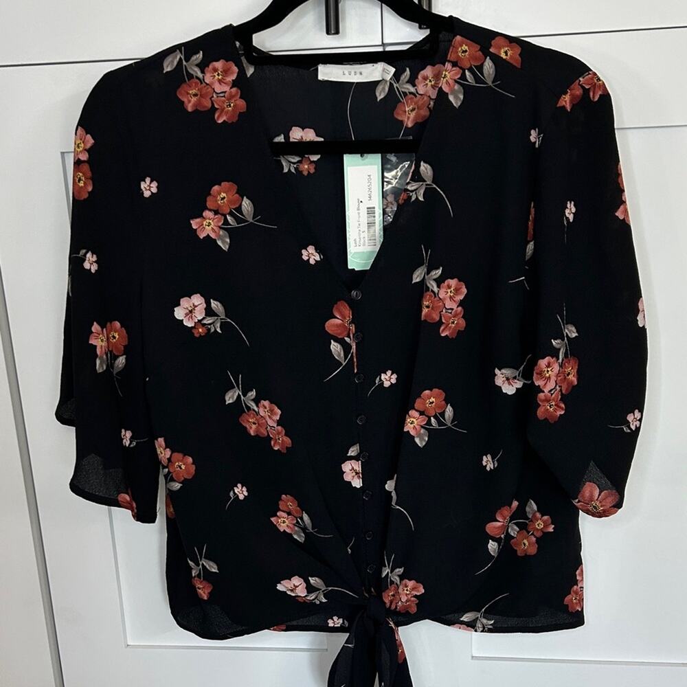 Lush Krisantha Floral Tie Front Blouse Black - S - NWT - Picture 3 of 5